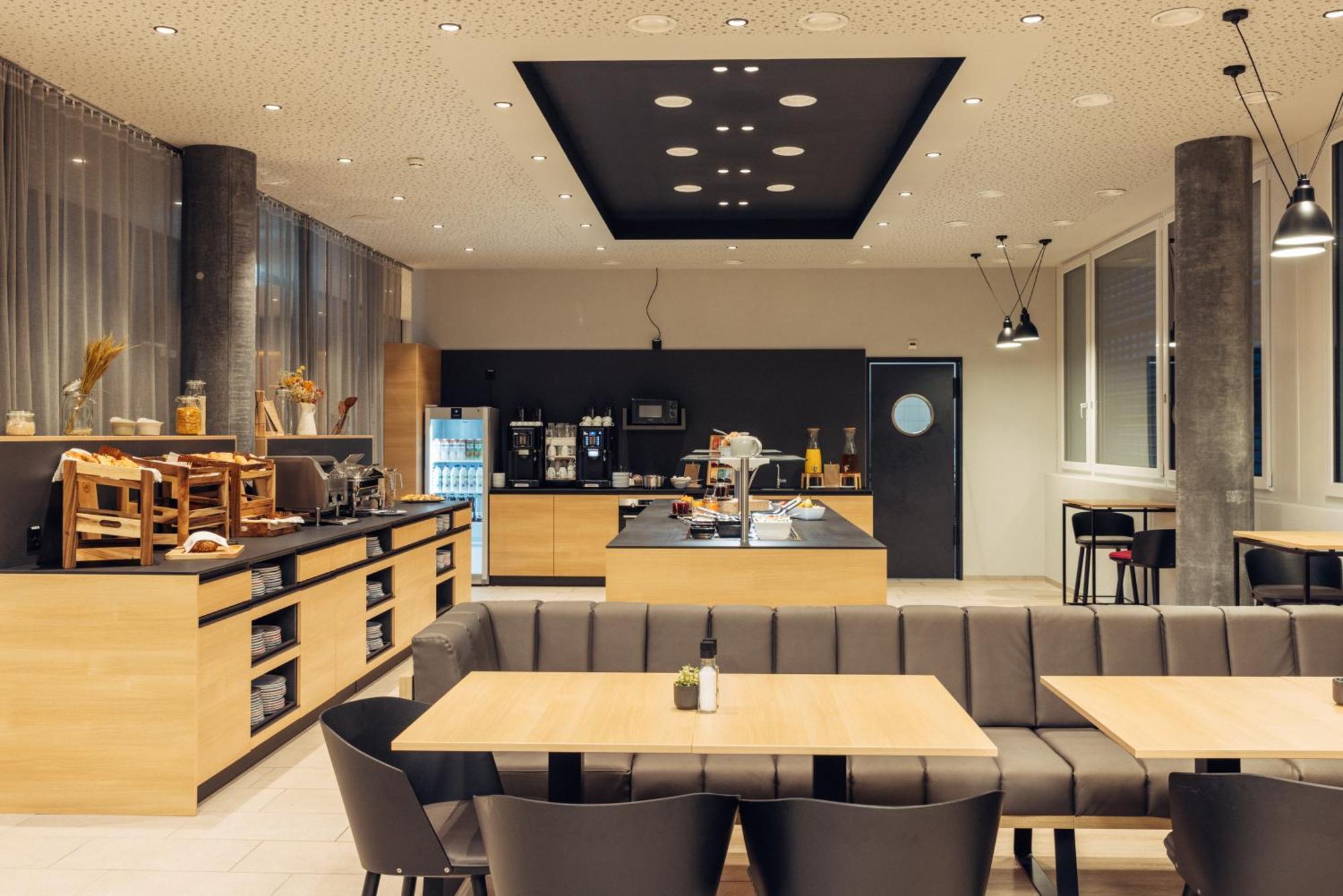 Harry'S Home Zuerich-Limmattal シュプライテンバハ エクステリア 写真